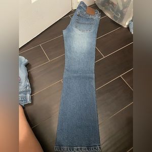 Size 6 low waisted bootcut jeans